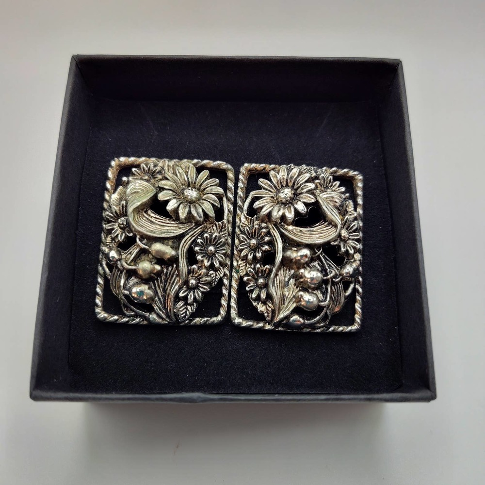 Sarah Coventry Floral Clip Earrings